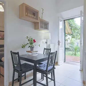 Cristina Garden Apartment